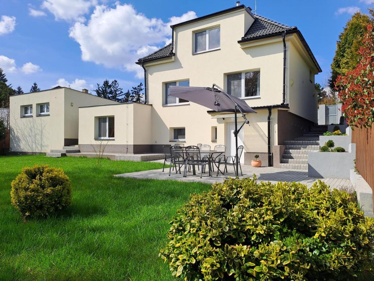 Apartmanovy Dum Se Zahradou V Klidne Casti Prahy Прага Экстерьер фото