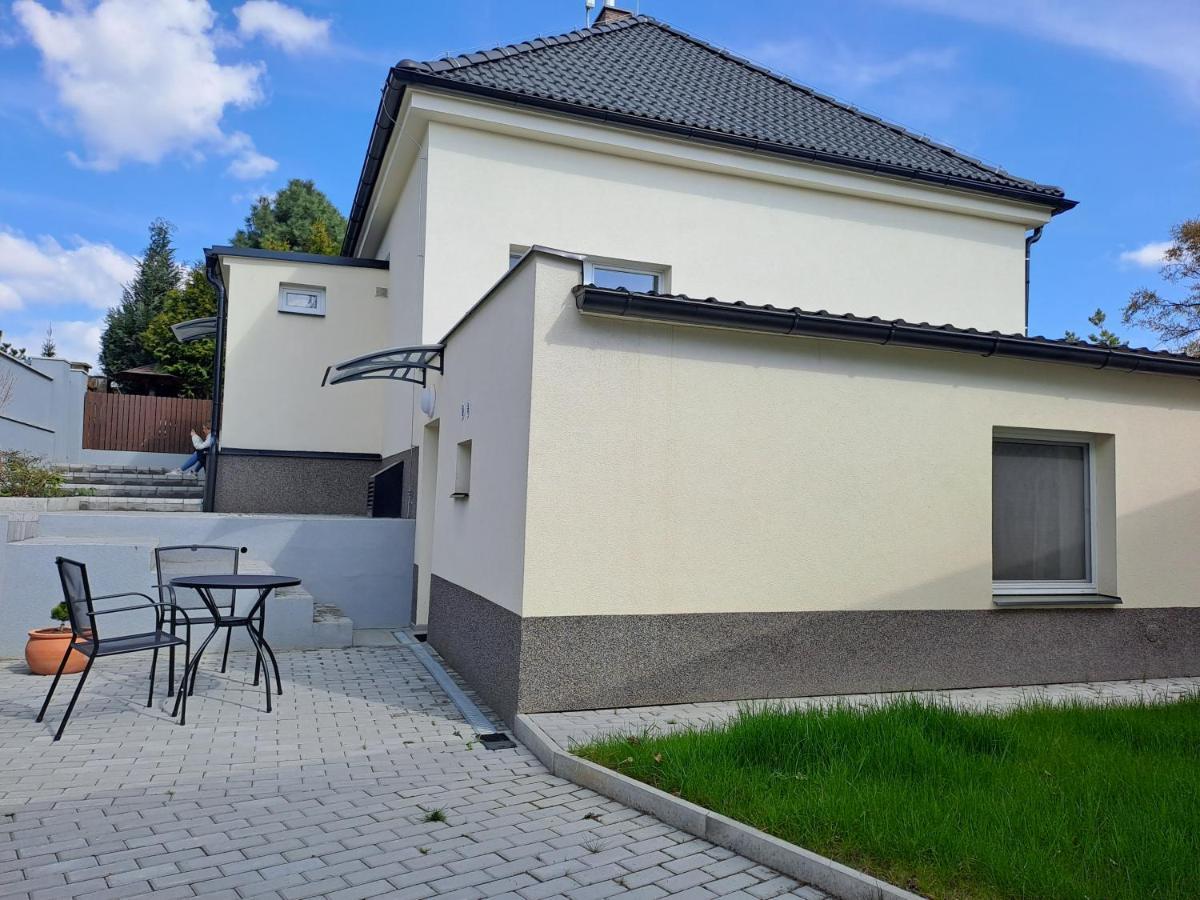 Apartmanovy Dum Se Zahradou V Klidne Casti Prahy Прага Экстерьер фото