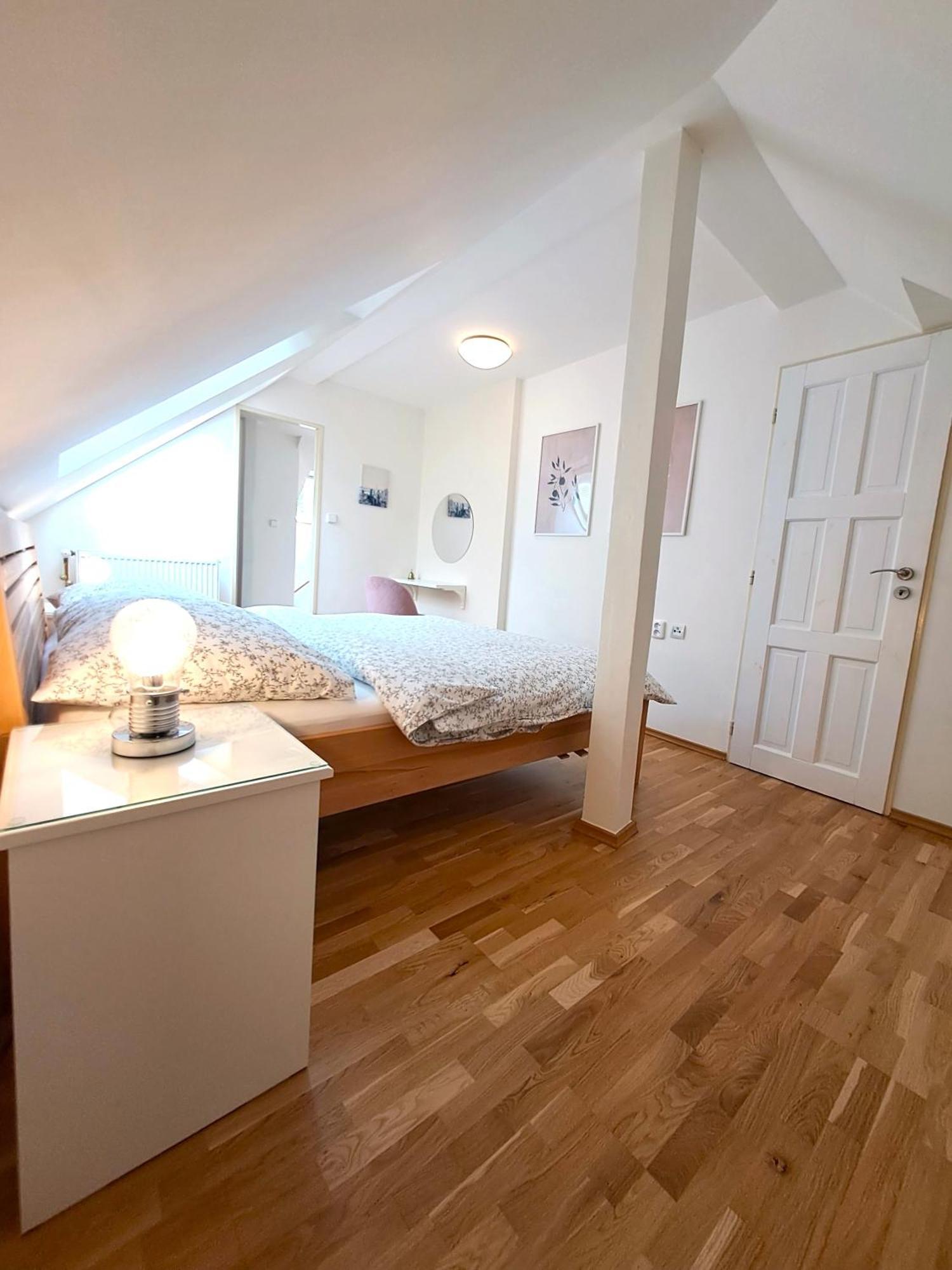 Apartmanovy Dum Se Zahradou V Klidne Casti Prahy Прага Экстерьер фото