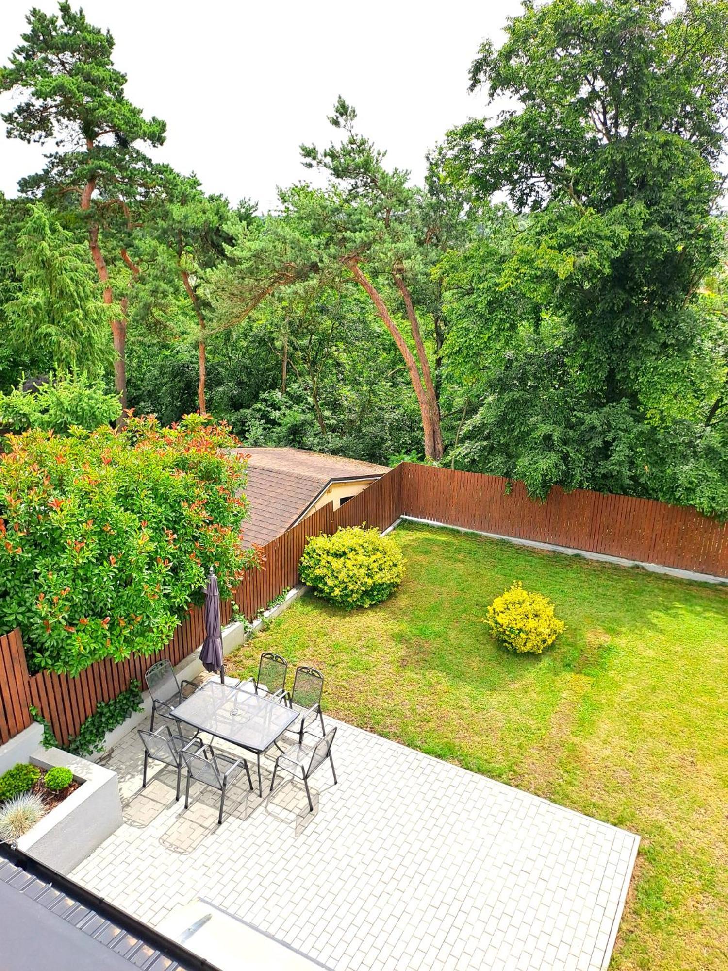 Apartmanovy Dum Se Zahradou V Klidne Casti Prahy Прага Экстерьер фото